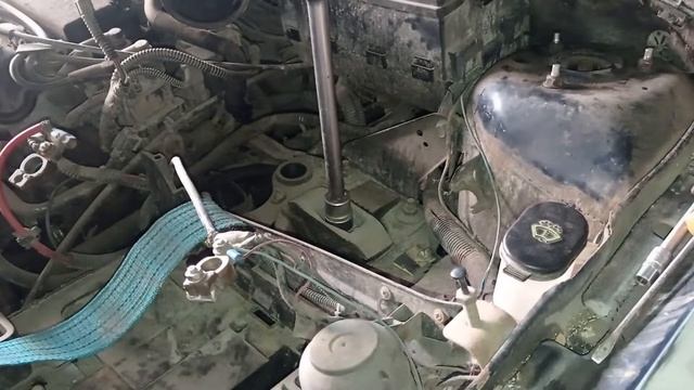 Как снять левую верхнюю подушку (опору) АКПП Ford Focus 1 #RAZNOBOY #FordFocus1 #фордфокус1