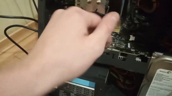 Нет сигнала от системного блока на экран