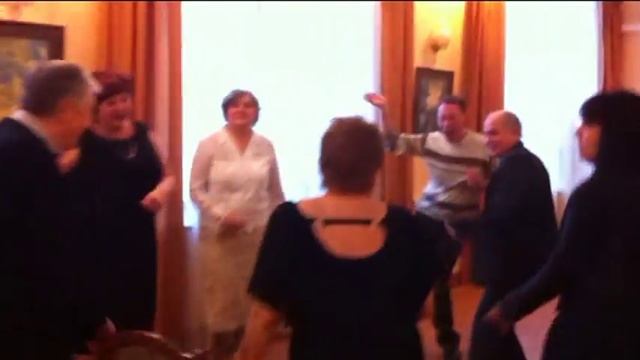 Танец королева красоты.avi смотреть онлайн