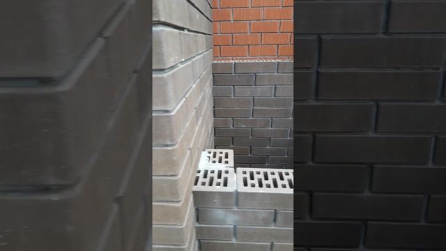 Печной комплекс барбекю с темного фактурного кирпича