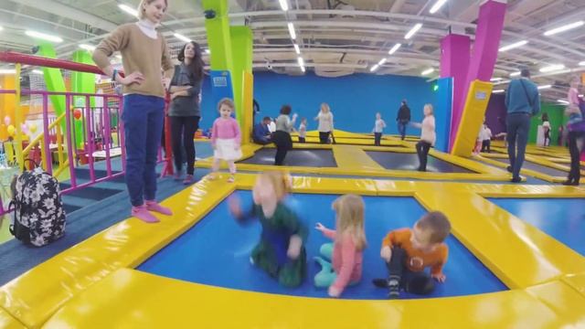 Кира в Dream land (как мы посетили детский развлекательный центр Дрим Ленд на Оболони) смотреть онлайн