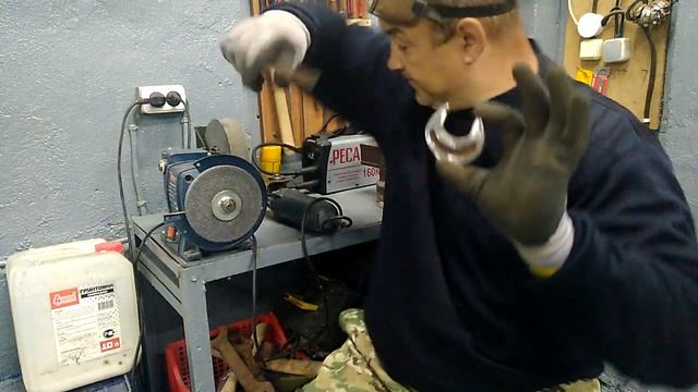 Никогда невыкидывайте старые рожковые ключи! Изготовление ключа для рулевых тяг. смотреть онлайн
