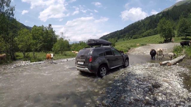 Дорога по реке к Софийским водопадам смотреть онлайн