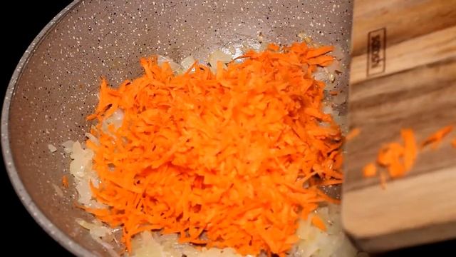 Салат ОБЖОРКА, его всегда Мало! Бюджетный, мясной и сытный! смотреть онлайн