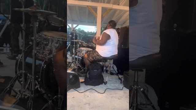 Junkyard Band - Get Down That Highway Big Youngin 9-4-22 @ Lamont’s #leanIn смотреть онлайн