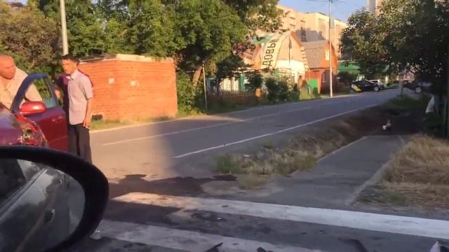 В Тюмени столкнулись два такси смотреть онлайн