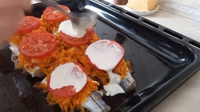 Морская рыба ПИКША, запеченная с овощами в духовке. Seafood haddock with vegetables смотреть онлайн