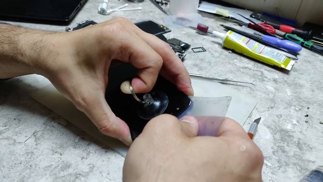 Xiaomi MI6. Переклейка стекла на 50%. Сломал дисплей. смотреть онлайн