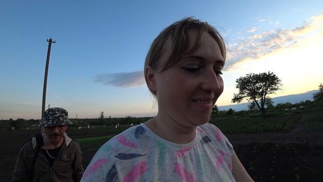 Поставили охрану в огороде! Вкусный сытный ужин после работы) Картошка по деревенски с салом смотреть онлайн