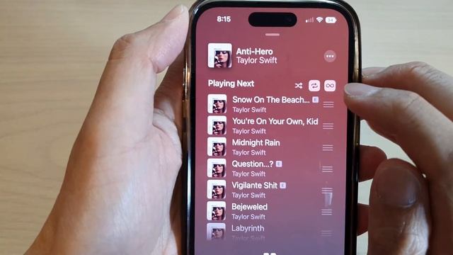 iPhone 14's/14 Pro Max: How to Repeat The Same Song In Apple Music смотреть онлайн