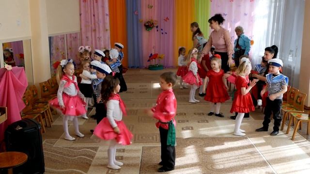 Загальний танок - гра "Посварились - помирились" (озвучка Тані Будюк) смотреть онлайн