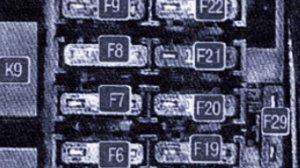 Вот блок предохранителей и реле, ЛАДА КАЛИНА 2. Норма,стандарт, люкс. Что за что отвечает.