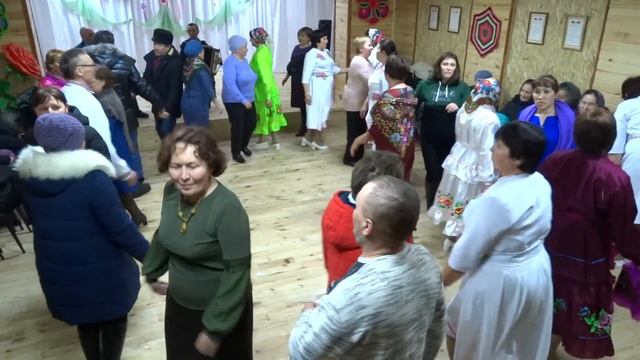 Марийский танец. Радует Игнат Ильбарисов. Видео Хайбуллина Василия смотреть онлайн
