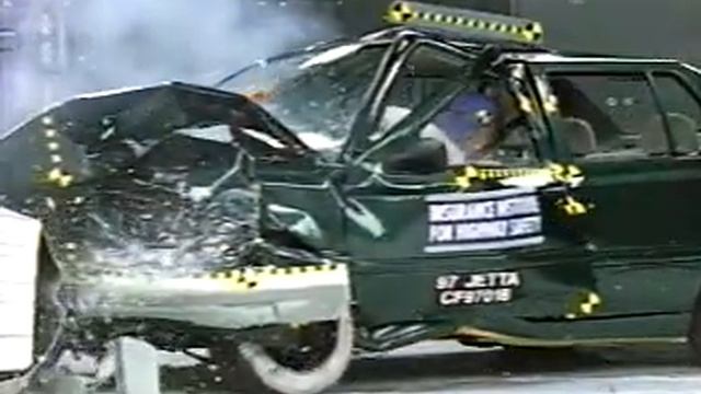 1997 Volkswagen Jetta Moderate Overlap IIHS Crash Test