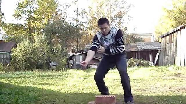 Разбивание кирпичей. смотреть онлайн