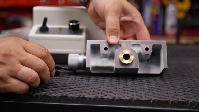 Как фрезеровать быстрее? Автоподачи для настольных фрезерных станков. смотреть онлайн