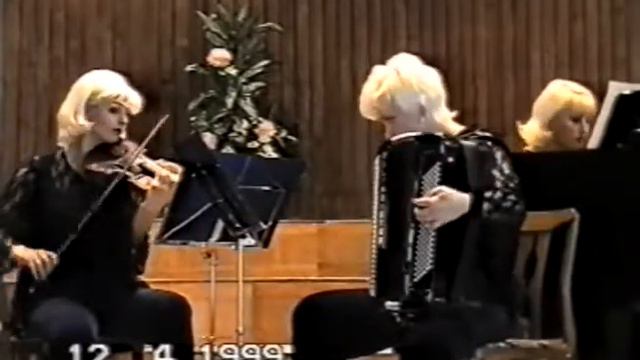 Javanaise (C. Bolling). Instrumental trio "Milonga" смотреть онлайн