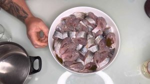 Как приготовить  селедку из речной рыбы!маринованная речная рыба.домашняя селедка из рыбы подуст!#1