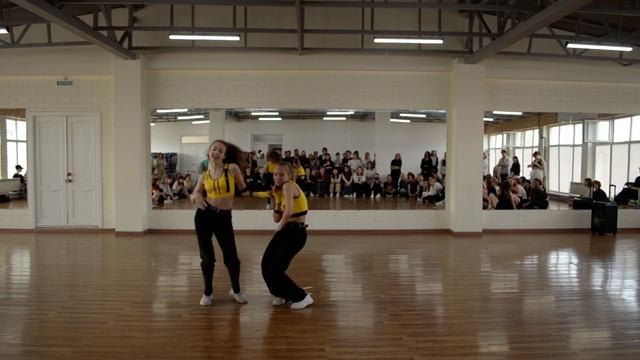 K-pop срез 2023 | Выступления студентов: Travel of the stars - Itzy - Wannabe смотреть онлайн