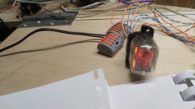 Управление неоновой лампой-индикатором ИН-12Б смотреть онлайн