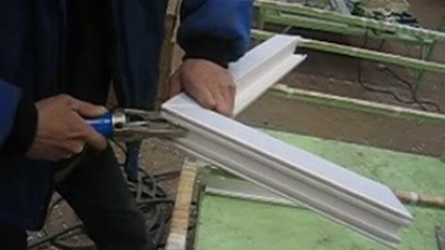 Зачистка наружного угла пластиковых окон