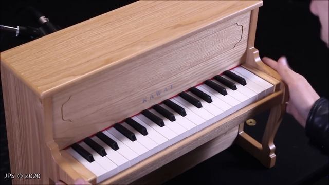 Kawai's Smallest Piano смотреть онлайн