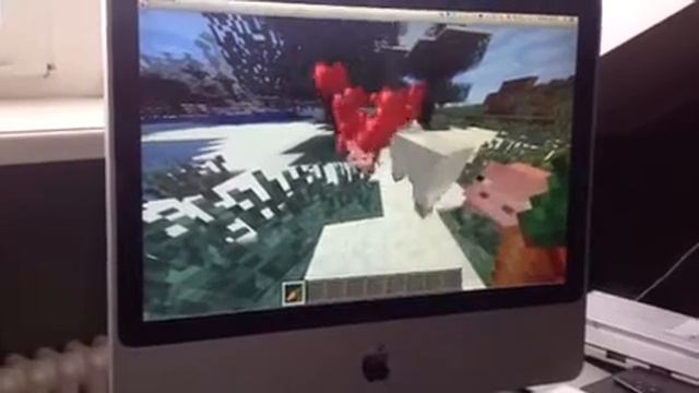 Как кормить свиней в игре Minecraft смотреть онлайн