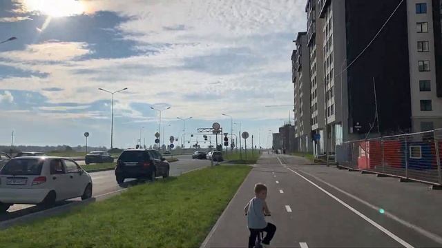 Видео прогулка по проспекту Ветеранов, от ул. Пионерстроя до будущей площади Солнца. смотреть онлайн