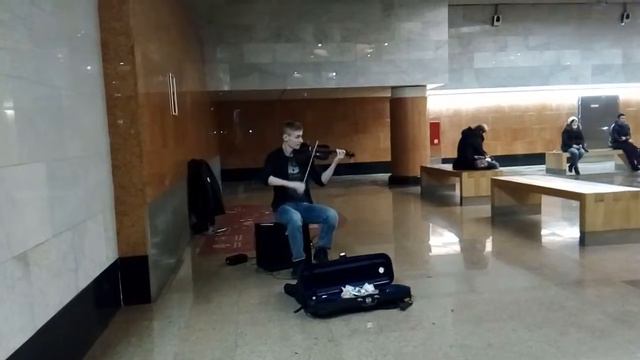 Деспасито в московском метро.