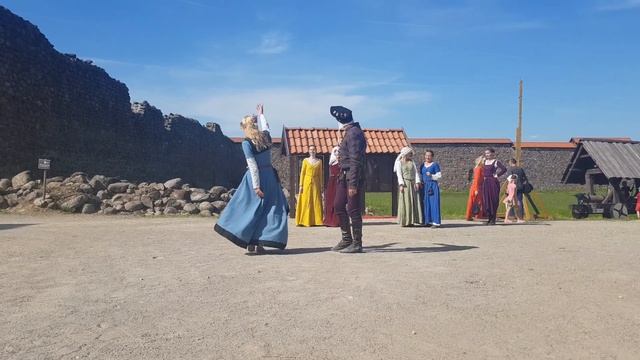 Saltarello - hopping medieval dance. смотреть онлайн