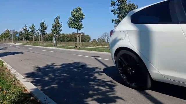 Alfa Giulietta 2.0 JTDm DCT stage 1 vs. Renault Clio RS220 Trophy смотреть онлайн