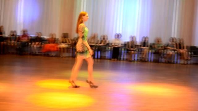 Happy New Year Green Models смотреть онлайн