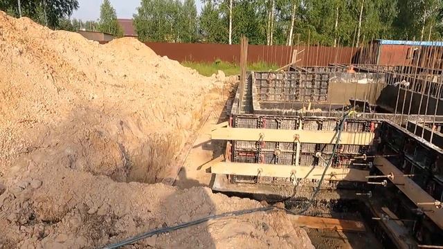 Шустрые как кролики. Демонтаж опалубки в день приёма бетона.Пластиковая опалубка смотреть онлайн