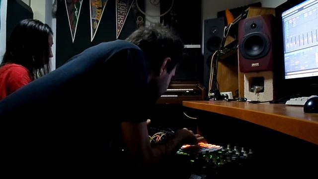 Faxi Nadu - Ocean Star Empire's 3 Dots On A Map - LIVE SESSION - AKAI APC40 MPK25 - Camera смотреть онлайн