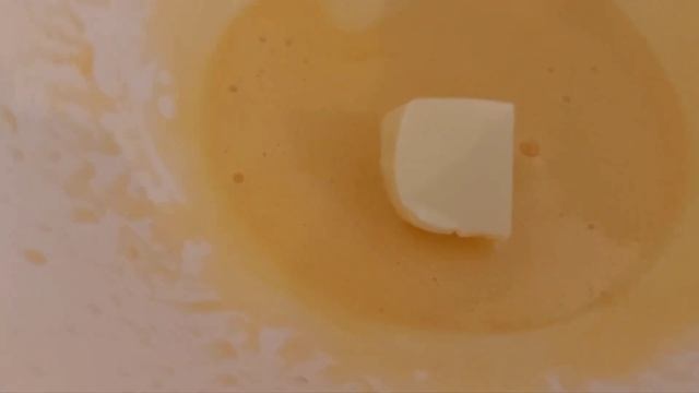 Ещё один вариант завтрака. Яйца Бенедикт с беконом и голландским соусом