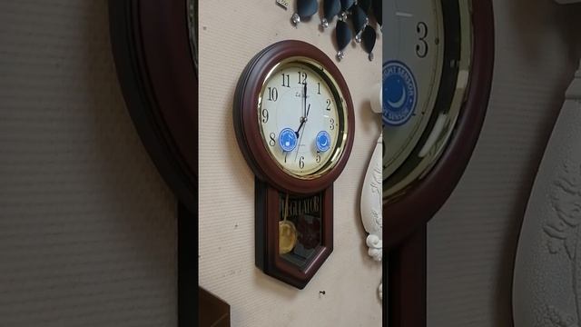 Настенные часы LA MER GE028001Часы с маятником, музыкой и боем смотреть онлайн