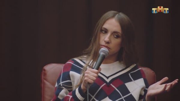 TALK - Вика Складчикова сидит с женами комиков