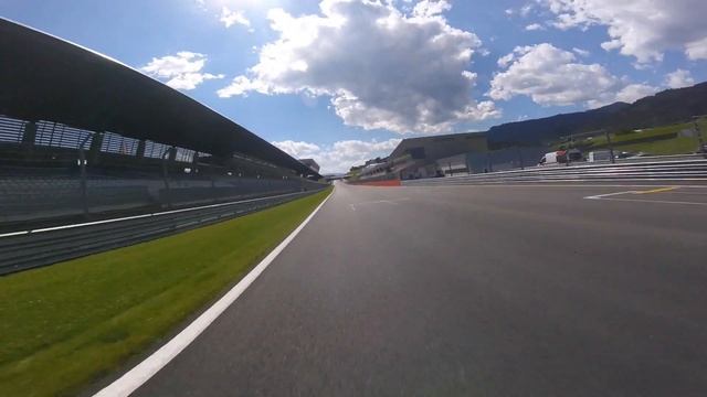 Andrea Iannone On Board - Austrian Test al RedBull Ring di Zeltweg смотреть онлайн