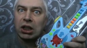 Геннадий Горин Плачет на гитаре ??