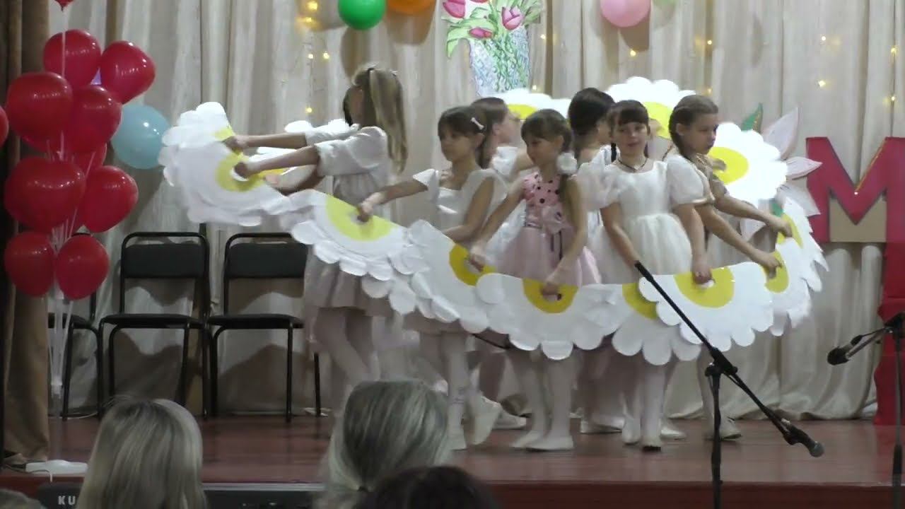 8 МАРТА В СВЕРДЛОВСКОМ ЛИЦЕЕ №1 смотреть онлайн