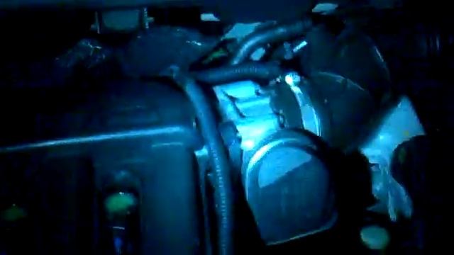 Renault Fluence 1.6 110k - Pískání šrtící klapky смотреть онлайн