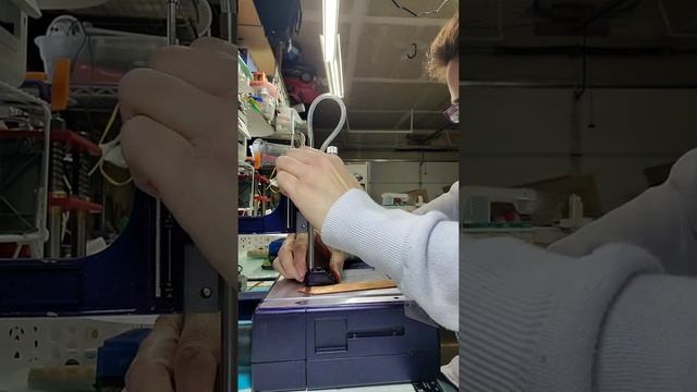 Proxon mini scroll saw. My modifications, and blade changing, and using the blade after breakage! смотреть онлайн