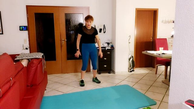 Улучшаем тонус мышц живота, боков, рук и избавляемся от проблемных зон: Упражнения для женщин за 50 смотреть онлайн