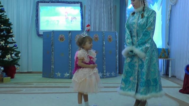 Новогодний Утренник в Детском саду ? Дед Мороз Рассказываем стихи и Танцуем на Новый Год смотреть онлайн