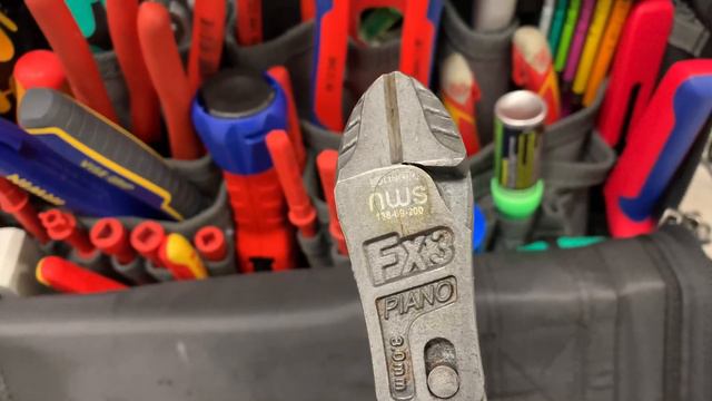 WHATS IN MY VETO TECH-XL ? * HOW MANY TOOLS CAN I GET IN IT смотреть онлайн