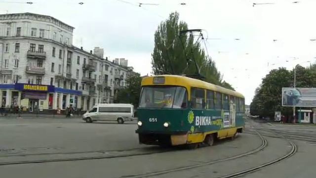 Татра Т3 №651 на пл. Ленина, Днепродзержинск смотреть онлайн