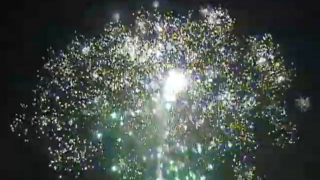 Новый год 2012_2 в Старом городе (фейерверк) смотреть онлайн