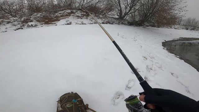 Вот такое ОТКРЫТИЕ сезона 2021-2022. Зимний спиннинг на Москва реке. смотреть онлайн