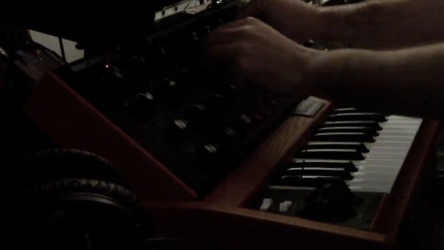 Minimoog Voyager Old School = FM Bells Etc.