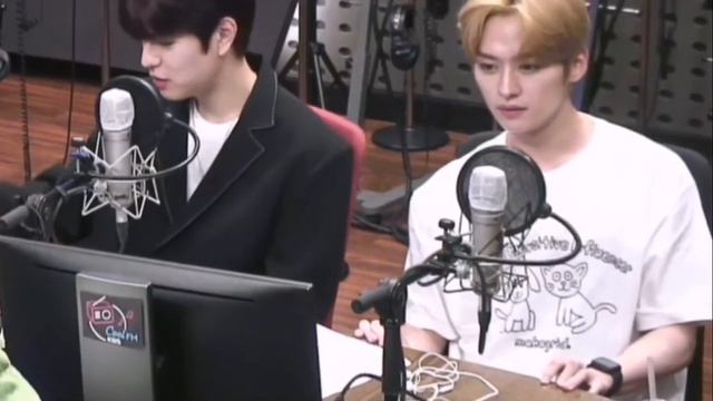 Lee Know has TATTOO!?! Comeback spoiler? Infinity? 8? |Stray Kids смотреть онлайн